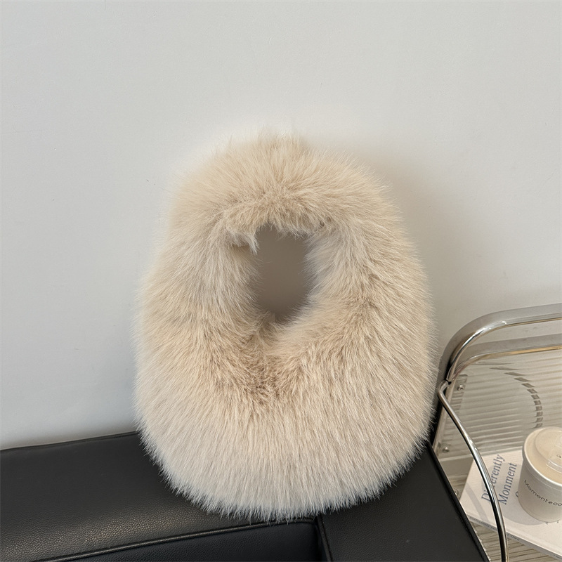 New Style Free Delivery Designer Bag Fashionable For Women Large Capacity 2025 New Autumn And Winter Niche Single Shoulder Hand Held Plush Commuting D