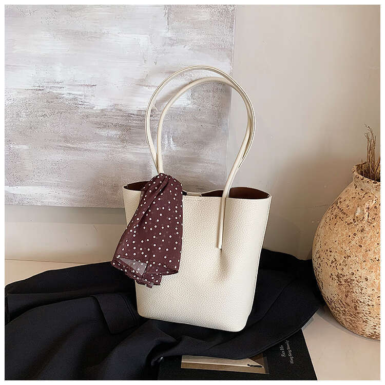 Large capacity tote bag for women in the spring of 2025, trendy and simple one shoulder underarm bag, popular among internet celebrities