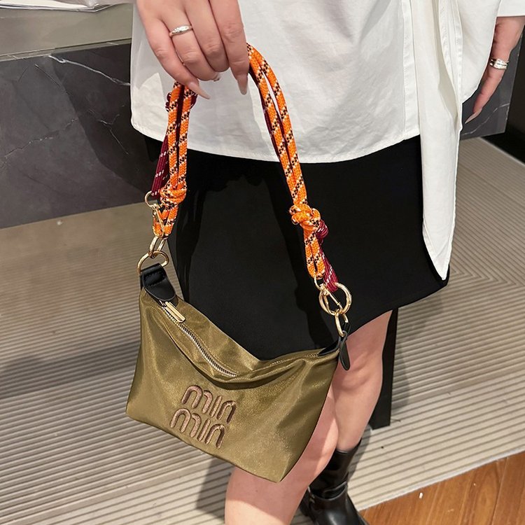 New Arrival Free Shipping Women's Vintage Small Dumpling Bag - Stylish Handbag with Quality Crossbody Bag Feature
