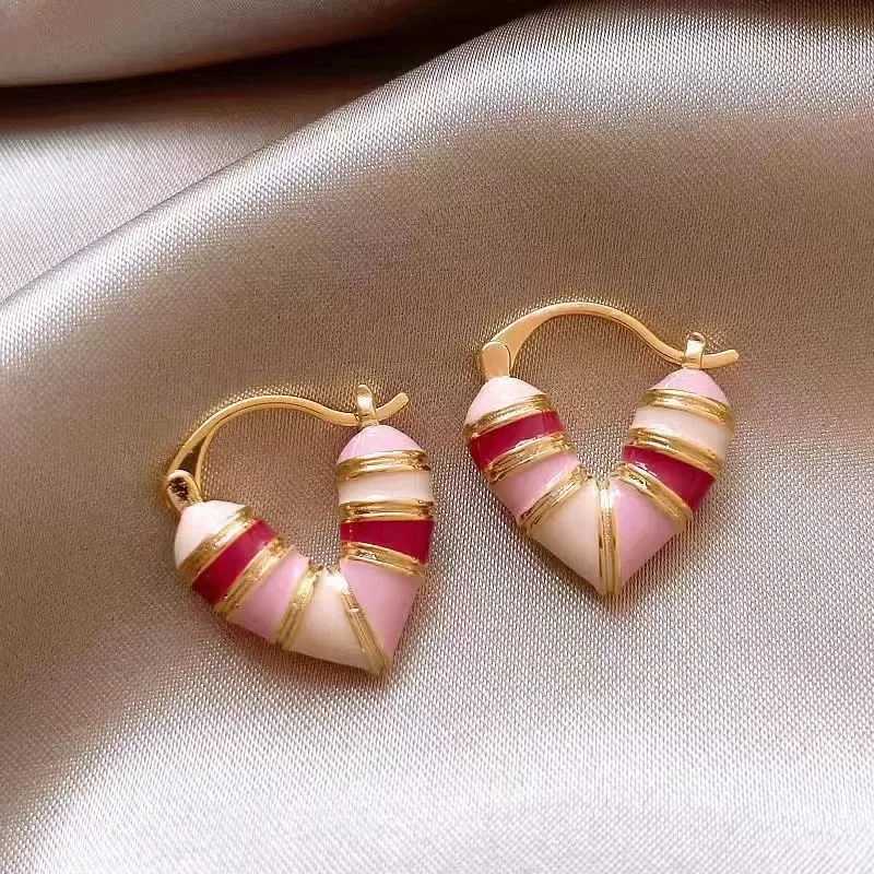 LATS 2024 New Arrival Korean Sweet Small Fresh Color Love Heart Hoop Earrings For Women Fashion Elegant Metal Jewelry Party Gift Y250510