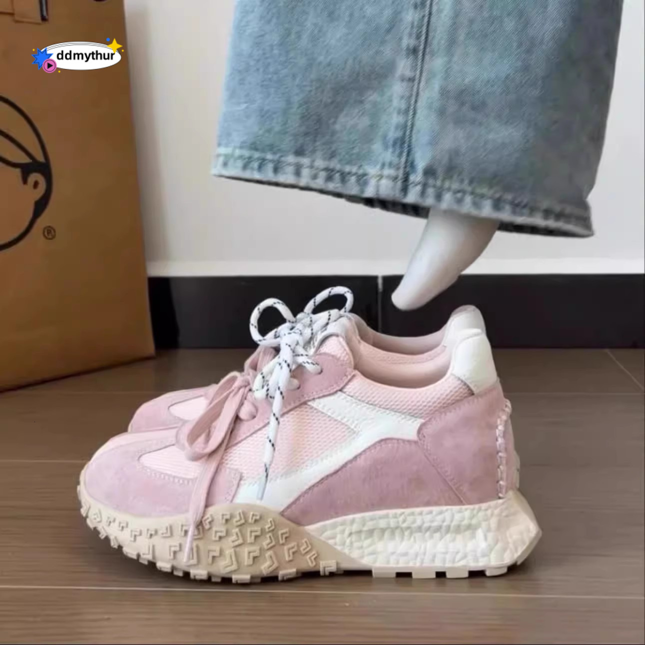 Short stature with an increase 7cm height, German training for women in the spring and autumn of 2025, new thick soled color blocked casual women'