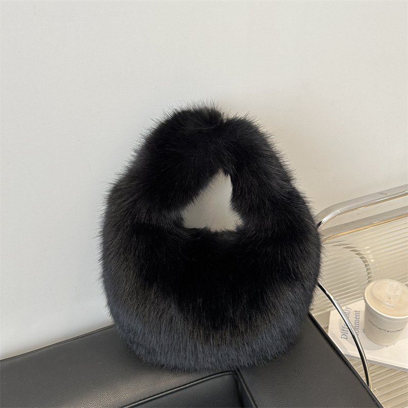 New Style Free Delivery Designer Bag Fashionable For Women Large Capacity 2025 New Autumn And Winter Niche Single Shoulder Hand Held Plush Commuting D