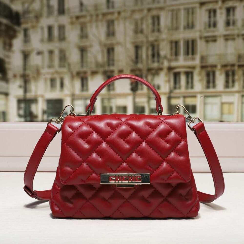 CHHC premium shoulder with real texture, fashionable and trendy handbag, versatile crossbody bag for daily commuting