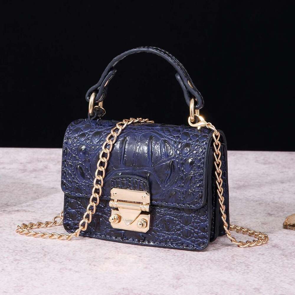 New Minimalist And Fashionable Crocodile Pattern Solid Color Gradient Commuting Convenient Shoulder Bag