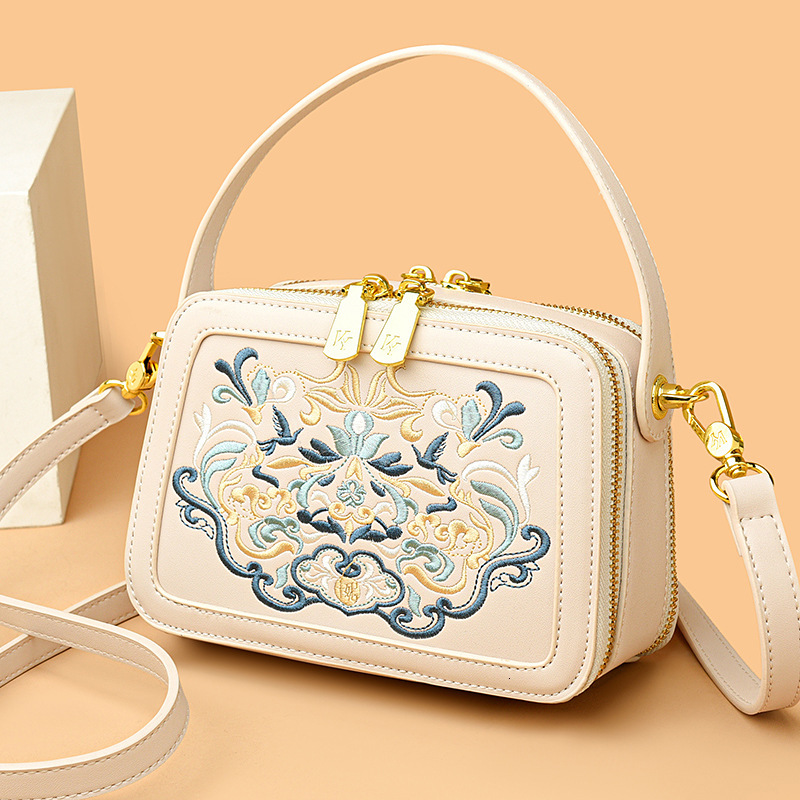 Top Quality New Free Delivery Designer Bag High-end Design Horizontal Chinese Embroidery Handbag Fashionable And Atmospheric Daily Commuting Shoulder 