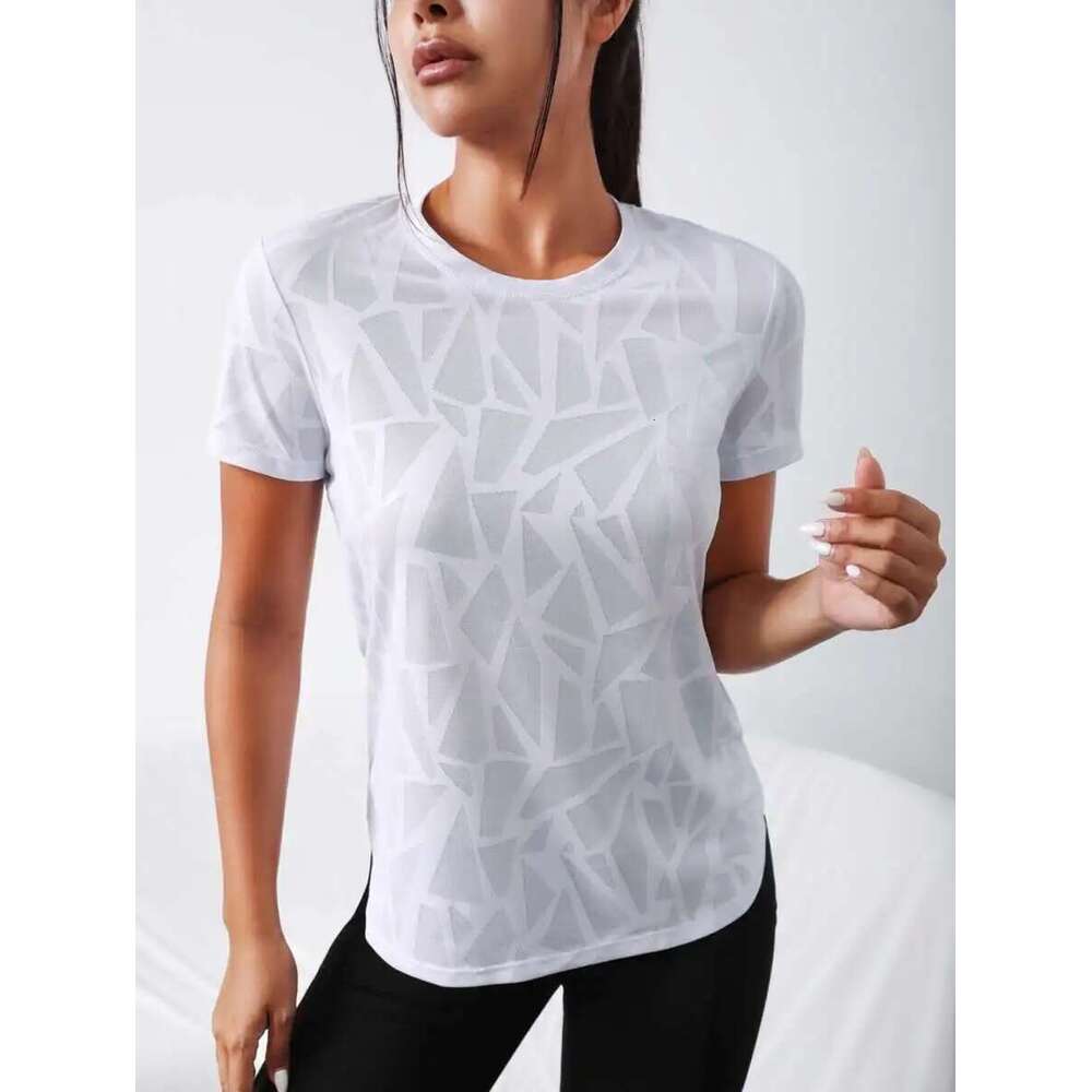 Womens Chic Geometric Print T-Shirt Flattering Curved Hem Lightweight Crew Neck Short Sleeves - Perfect Casual Top for Sprin