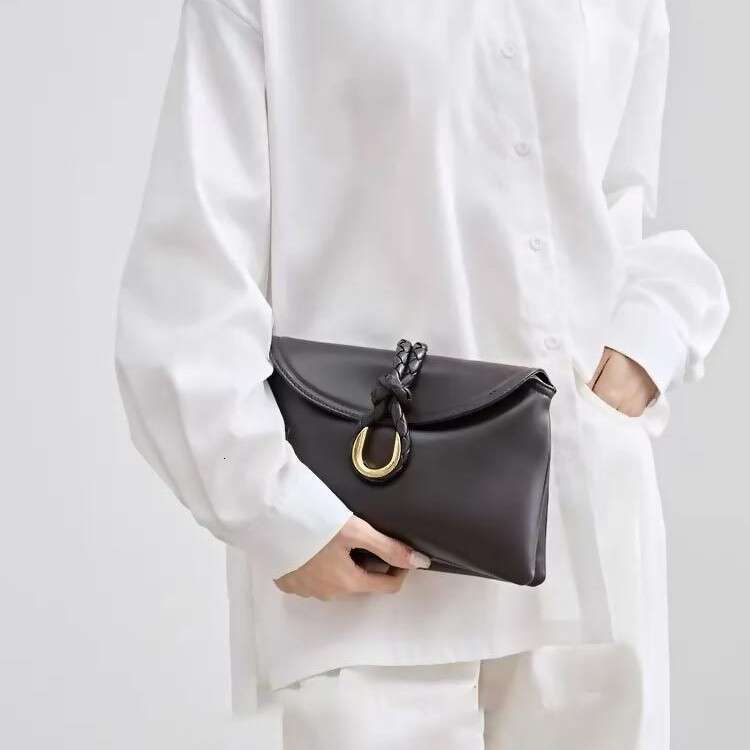 Designer New Smooth Leather Envelope Texture Handbag Liberta Knitted Commuter Shoulder Cross Bag