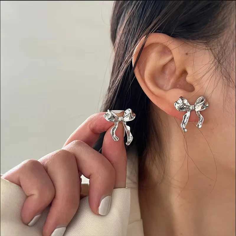FTCY Vintage Metal Bowknot Earrings For Women Sweet Elegant Gold Color Womens Stud Earring Christmas Party Jewelry Y250510