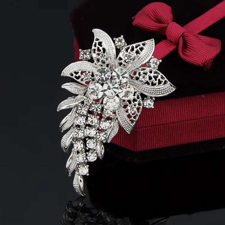 Vintage Bridal Brooch Rhinestone Alloy Flower Brooch Embellishment Clear Broach Pin Wedding Brooches