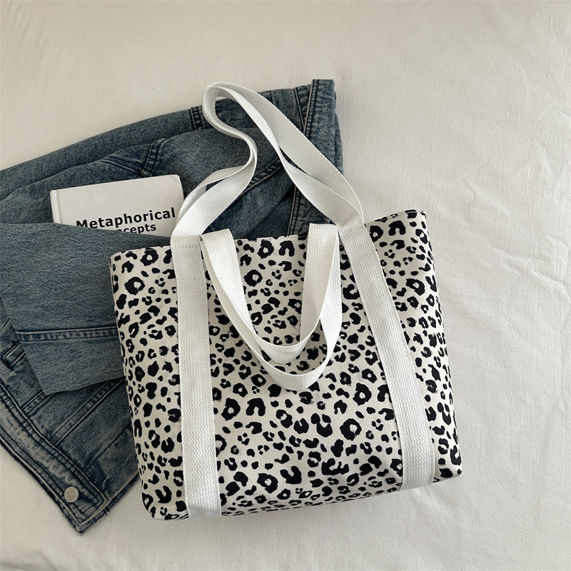 Style Free Delivery Designer Bag Large Capacity Leopard Print Fashionable Shoulder Women's New Personalized Commuting Tote Shopping Versatile Tra