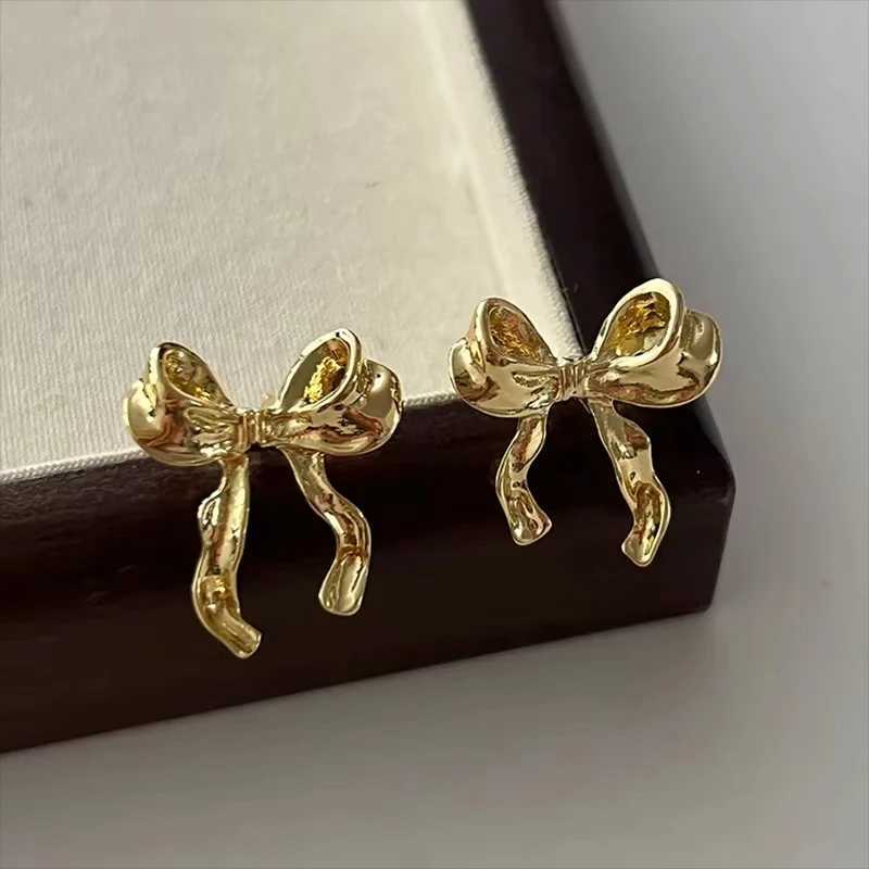 FTCY Vintage Metal Bowknot Earrings For Women Sweet Elegant Gold Color Womens Stud Earring Christmas Party Jewelry Y250510