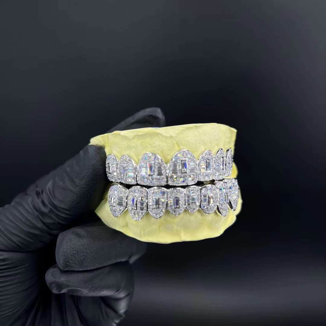 Custom Unique Fine Jewelry Collection White Gold Plated Moissanite Diamond Studded Dental Teeth Grillz