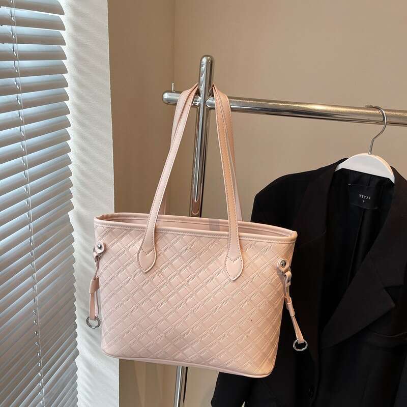 High end and large capacity 2025 new style for women, fashionable commuting shoulder bag, internet famous tote bag