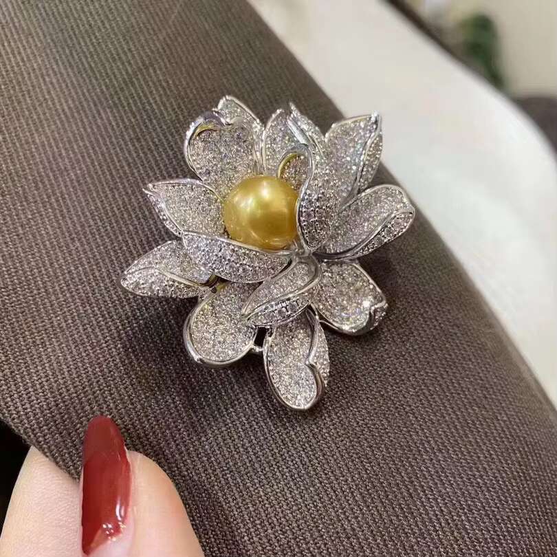 Women Brooch Jewelry Inspired Designer Brooches and Pins Custom Rhinestone Fashion Men Gift Silver Gold Party Stone Wedding