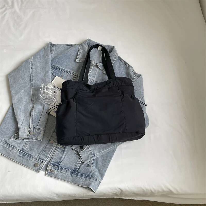 1 Piece Large Capacity Tote Fashion Shoulder Canvas Work Commuting Bucket Bag