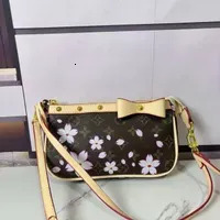 Flower Leather Women Crossbody Messenger Purse S Designers Bags Handbag Wallets Card Holder Pouch Laptop Bag