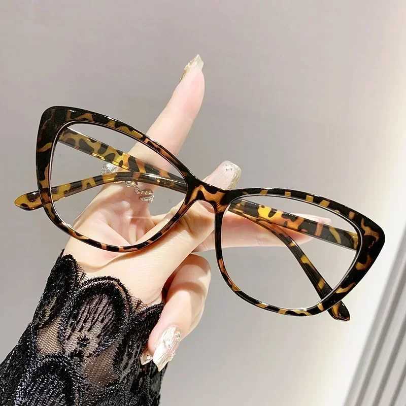 Cat Eye Myopia Glasses for Women Men Ultra-light Near Sight Eyewear Fashion Prescription Computer Eyeglasses Diopter 0 To -4.0 W250513