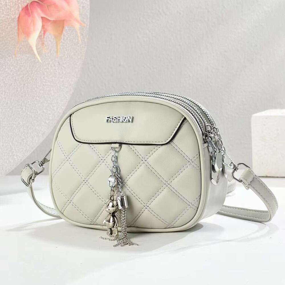 Xiaoxiangfeng Lingge for Women 2025 New Fashionable and Popular Soft Leather Crossbody Small Bag, Internet Famous Shoulder Bag