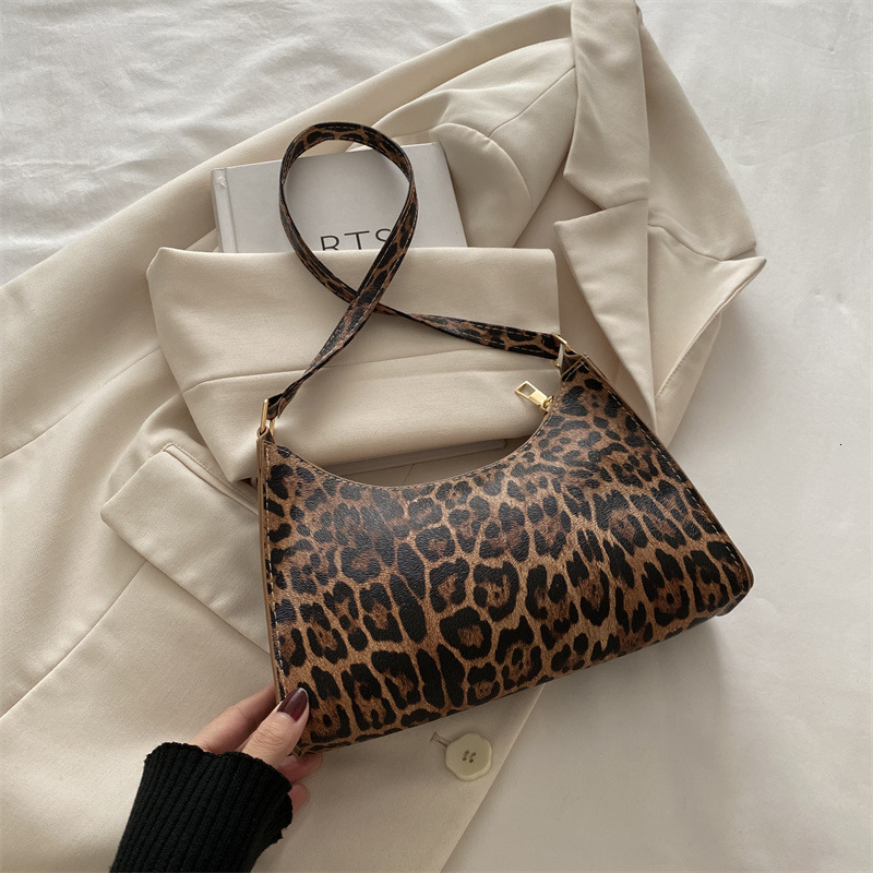 Style Free Delivery Designer Bag 2025 Korean Edition Trendy Western Style Handheld Women's Fashion Leopard Pattern Single Shoulder Underarm Frenc