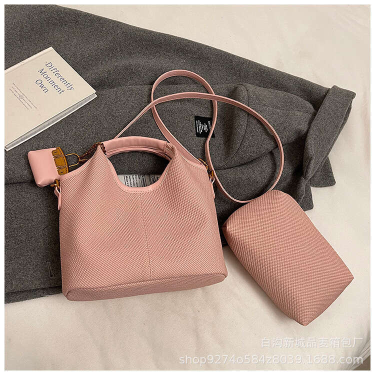New leopard print tote fashionable and versatile handbag, one shoulder crossbody bucket, bag, high-end feeling, women's baozi mother bag