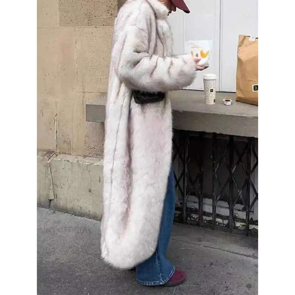 UCXQ Tide Faux Fur Coat European Style Street All Match Lapel Temperament Elegant Long Outerwear Women 2025 Autumn Winter 3C2587 Designer