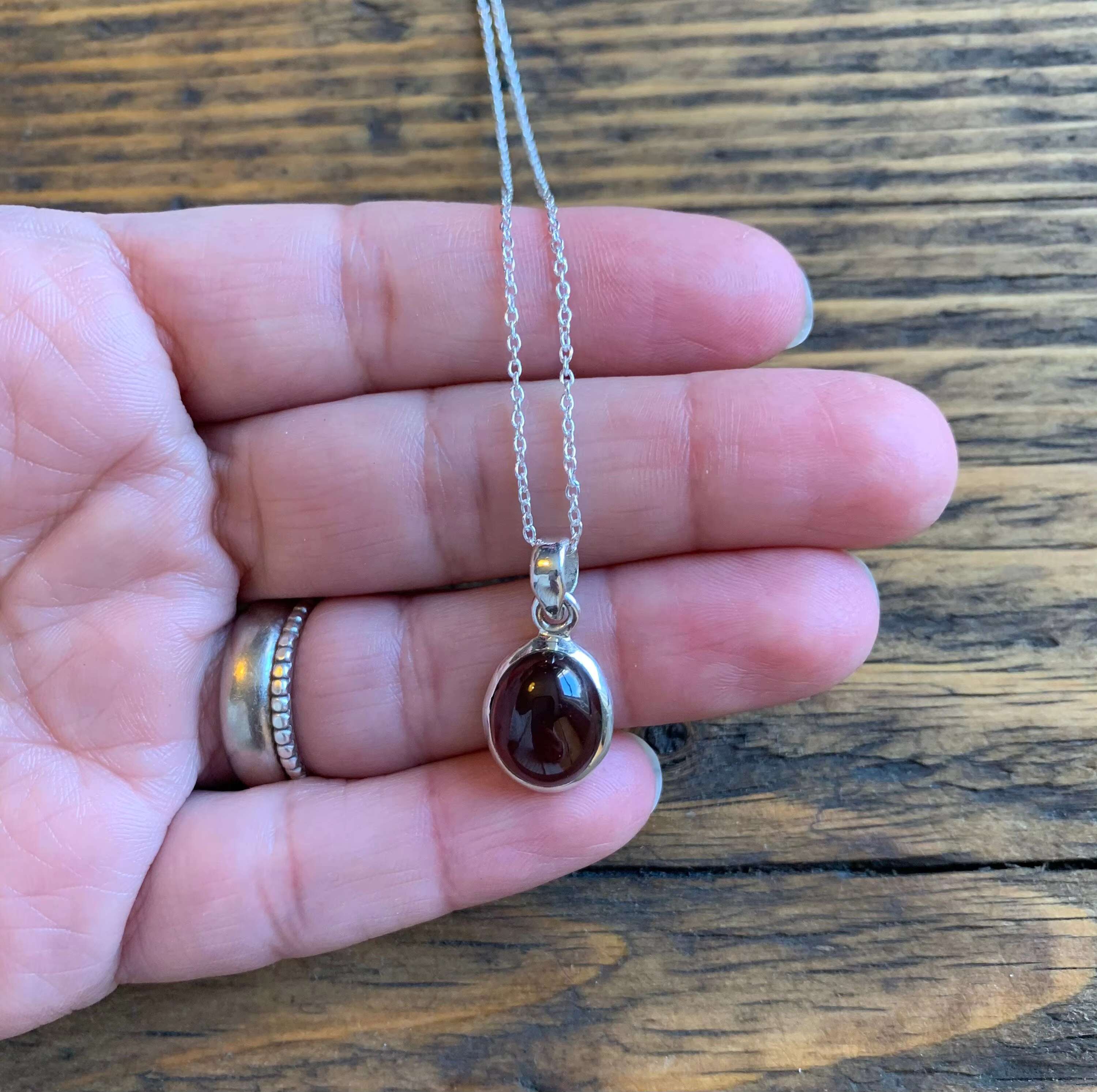 Trendy and fashionable accessory S pure sier red oval cut garnet pendant women's necklace