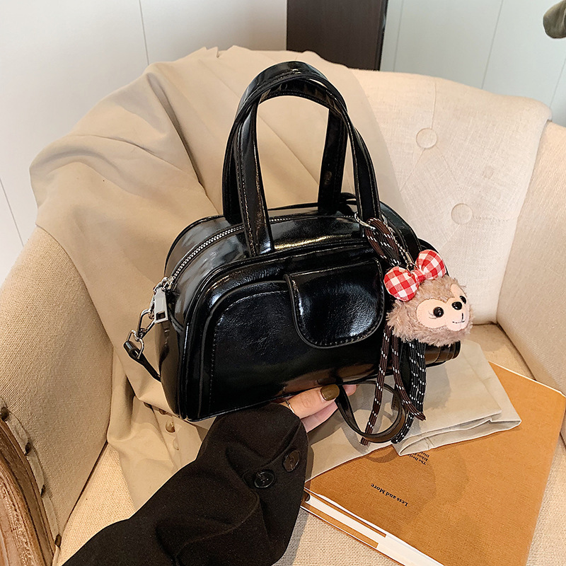 Korean version 2025 new large capacity underarm women's fashion versatile shoulder bag, casual hand-held pillow bag