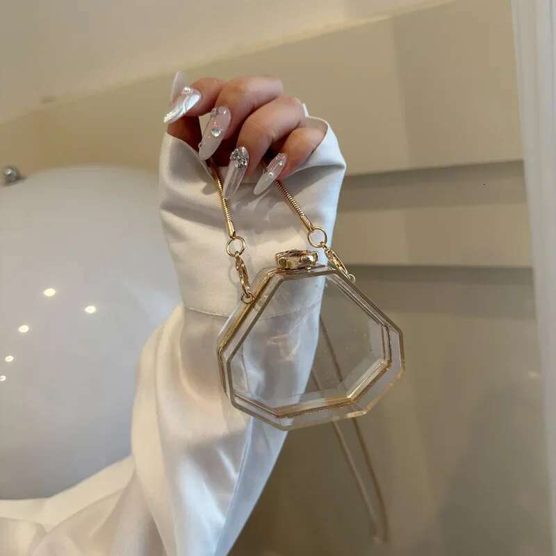 Shaped Women's Love Chain Diagonal Straddle Gold Lock Buckle Transparent Shoulder 2025 Summer New Crossbody Bag
