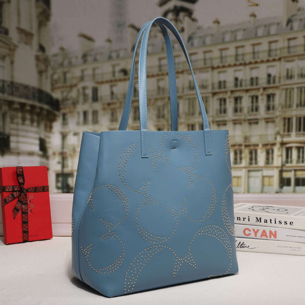CHHC Fashion Classic Solid Color Women's New Bucket Large Capacity PU Material Business Party Shoulder Bag