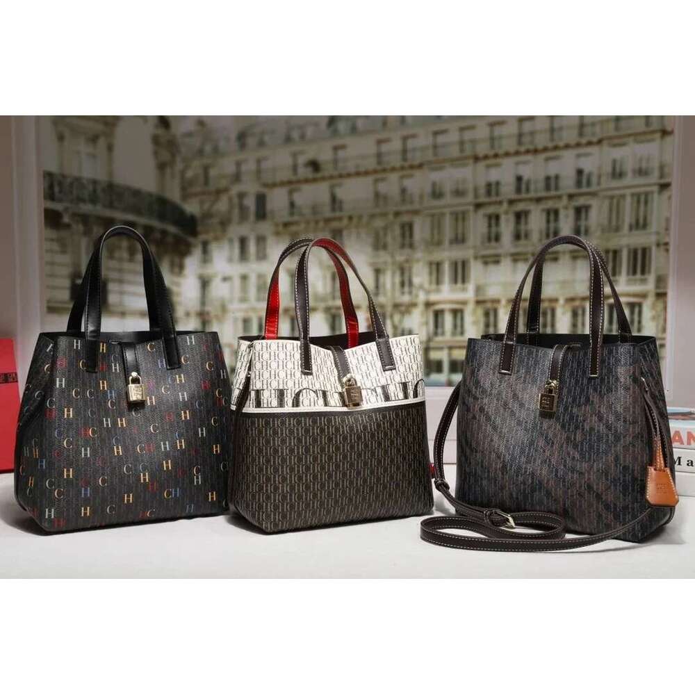 A Classic Pvc Material Hot Selling Lock Design Women's Hand-Held, Single Shoulder Crossbody Water Bucket Bag Suitable For Daily