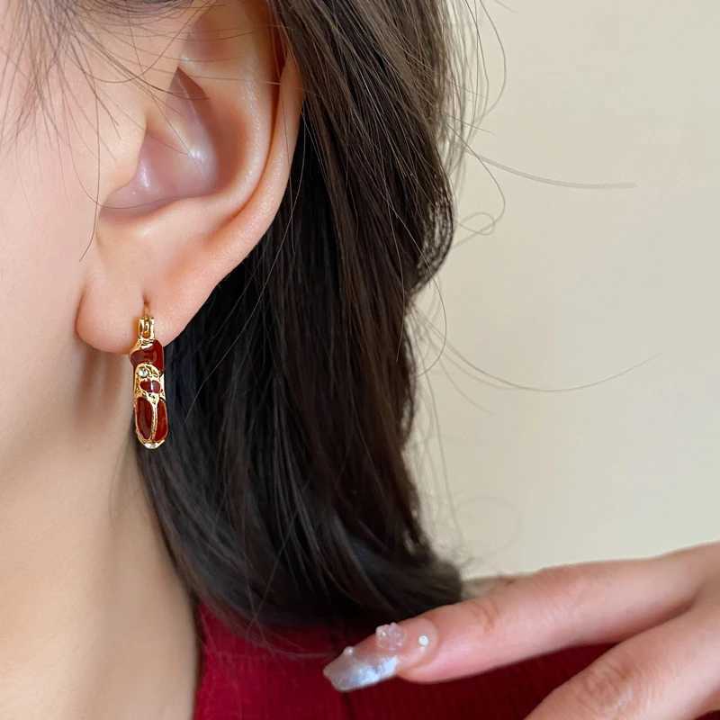 Mirad Retro Style Red Natural Stone Ring Irregular 2024 New Item Niche Design Temperament Earrings Ear Buckle For Women Y250510