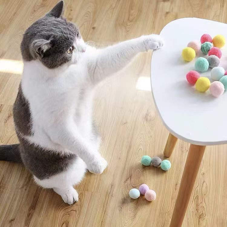 Silent Furry Ball Launcher Toy for Cats - Interactive Cat Entertainment Device