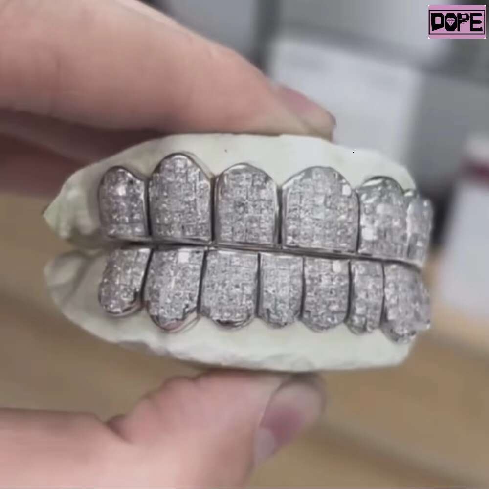 Factory 10K 14K 18K Solid White Gold Grillz Teeth Iced Out 925 Silver VVS Moissanite Lab Natural Diamond Grillz for Teeth