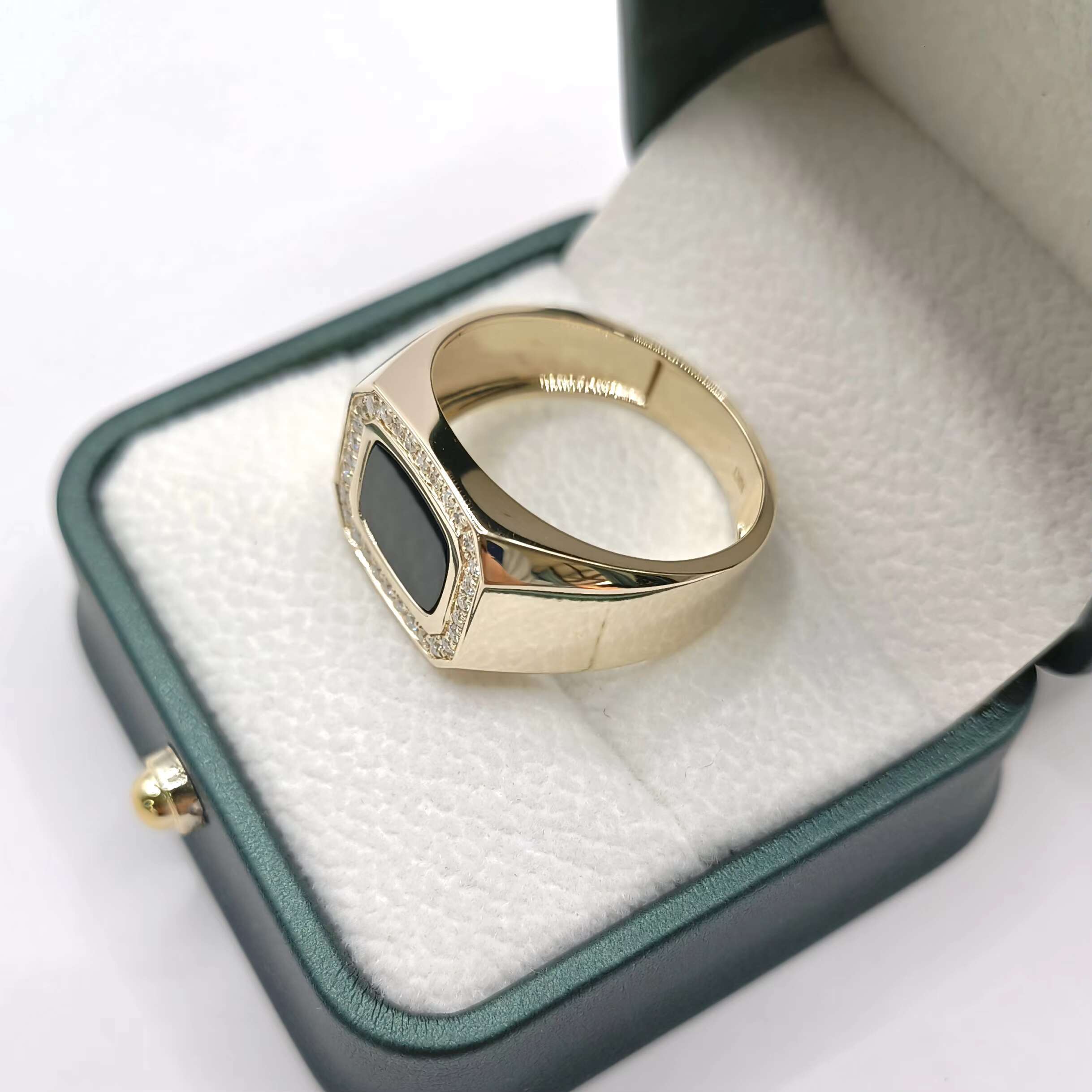 =ONYX Center Small Moissanite CU 8x10.0mm RD 1.3mmx300pcs US 12.50 10k Yellow Gold Rings Band for Weddings Men