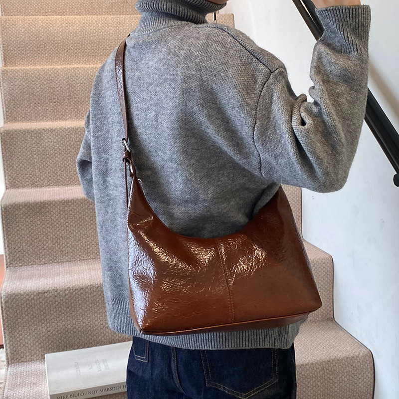Winter high-end handbag stylish, large capacity, simple, niche, versatile, single shoulder crossbody bag