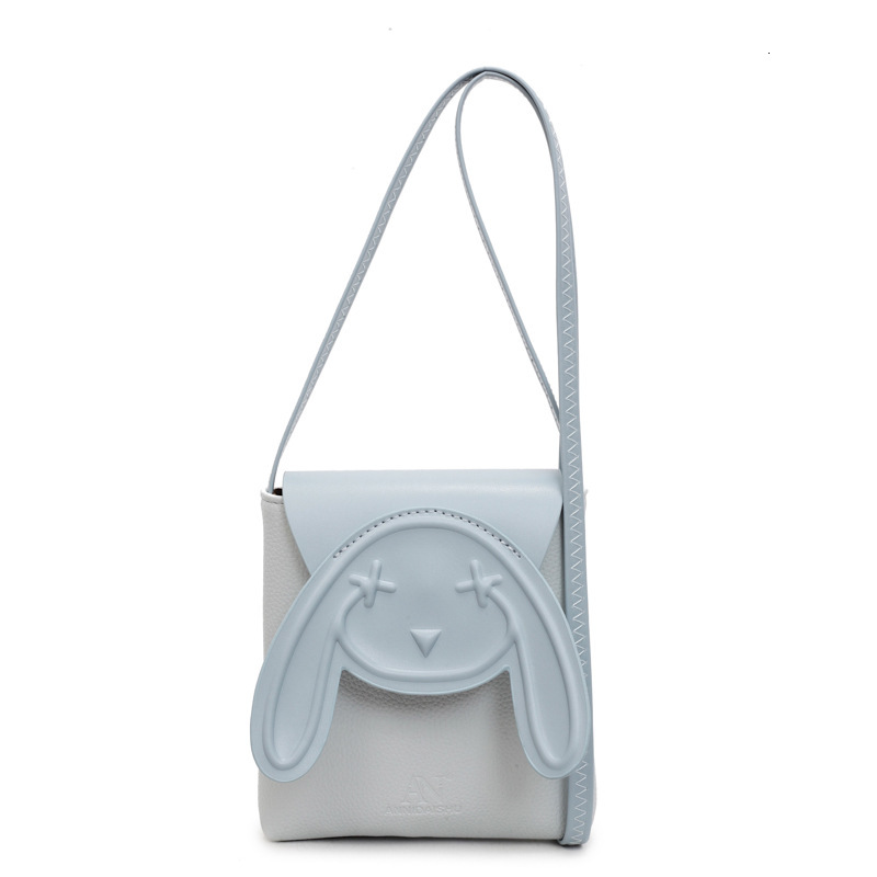Small square with niche design, women's 2025 summer new Korean version, fashionable shoulder bag, casual versatile crossbody bag