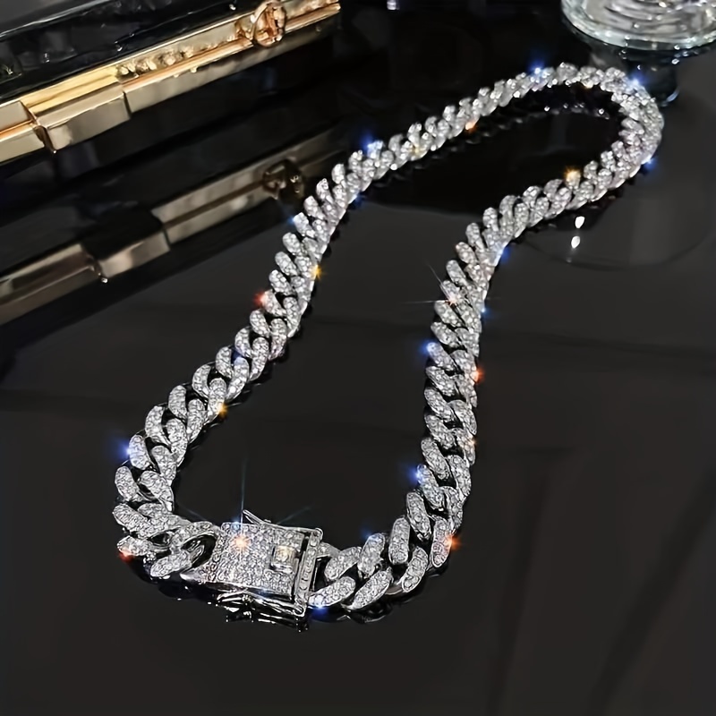 Chic Diamond Cut Finish Cuban Chain Bracelet & Pendant Set for Trendsetting Gentlemen