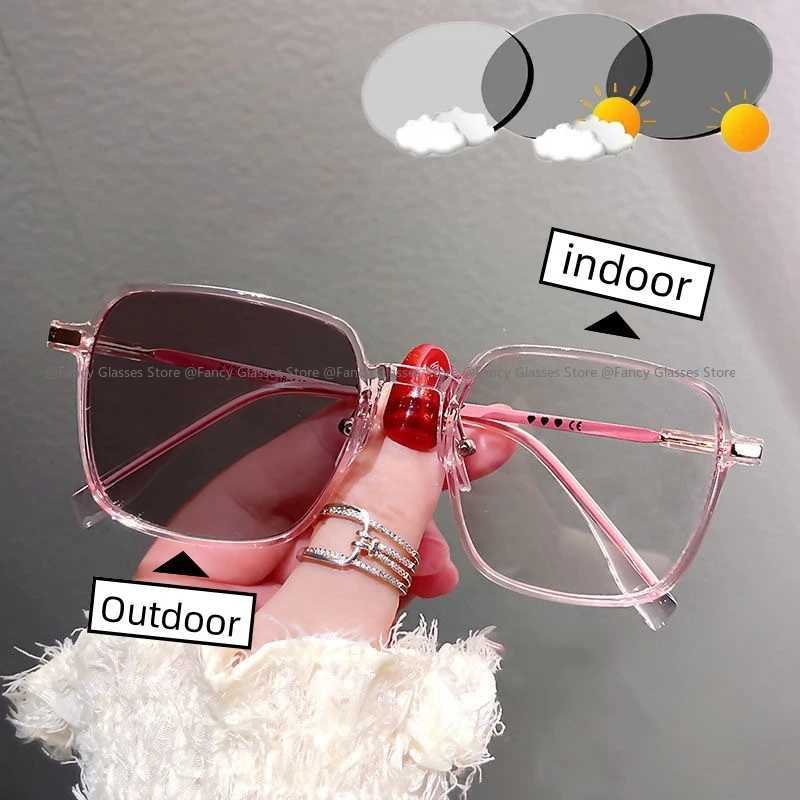 Fashion Ladies Photochromic Glasses Luxury Square Frame Reading Glasses for Women Unisex Color Changing Presbyopia Sunglasses W250513