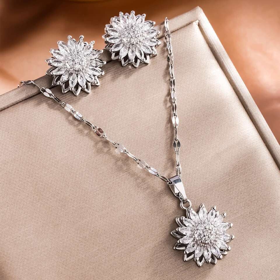 Trendy Rotation Spin Suower Stainless Steel Zircon Necklaces For Women Metal Crystal Necklace Party Birthday Gifts Jewelry