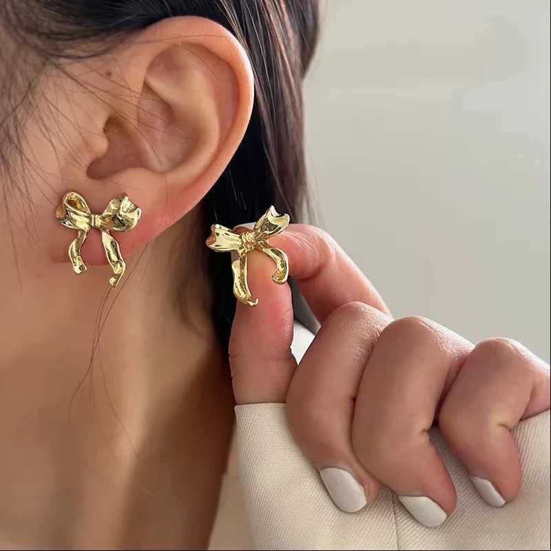 FTCY Vintage Metal Bowknot Earrings For Women Sweet Elegant Gold Color Womens Stud Earring Christmas Party Jewelry Y250510