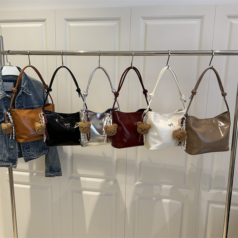 Fashionable and minimalist tote women's 2025 summer new item, bow tie accessory, shoulder bag, trendy crossbody bag