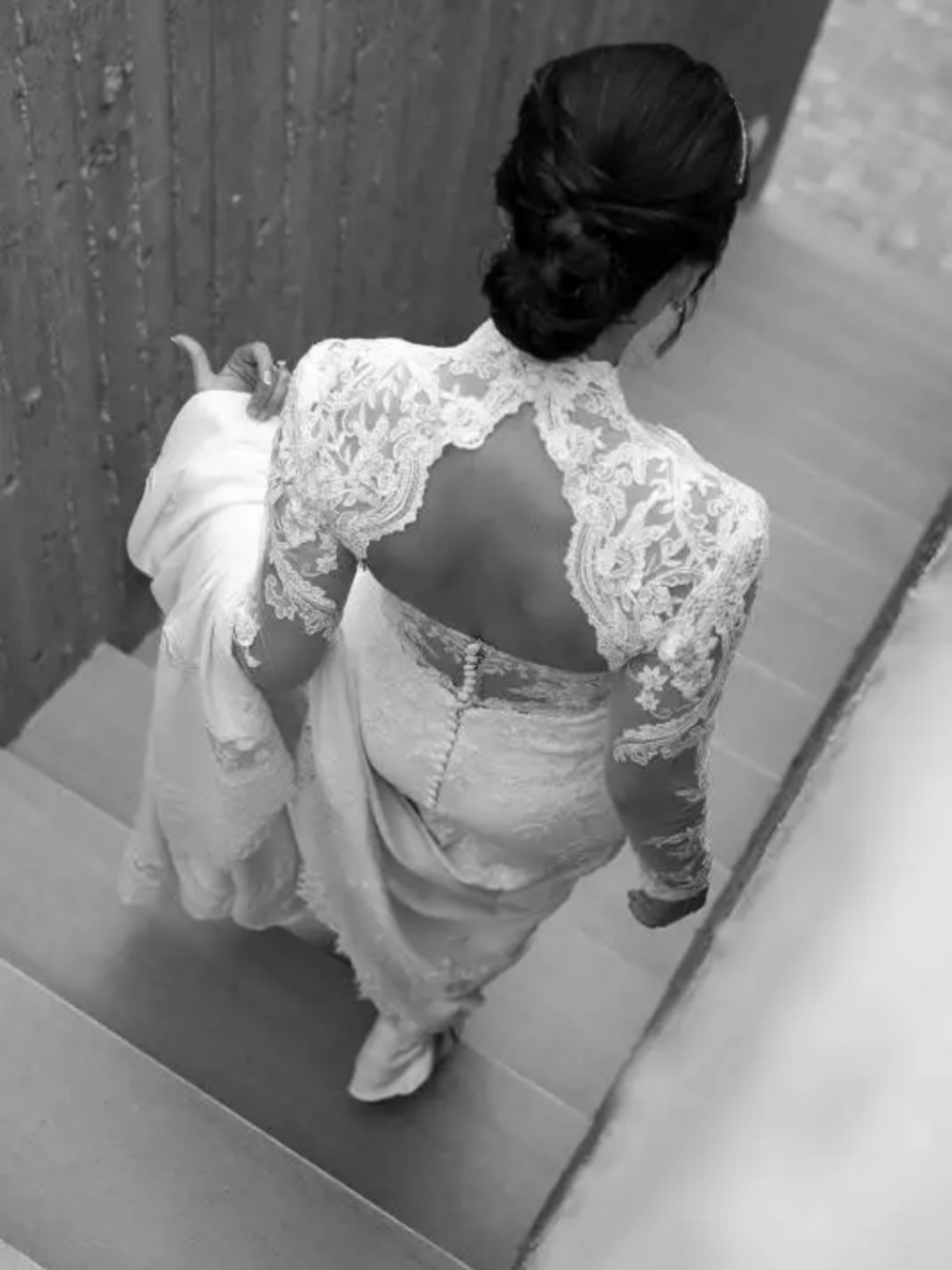 Designer White Bride Wrap Appliques Lace O Neck Elegant Bridal Jacket Sexy Backless Wedding Accessories Customized