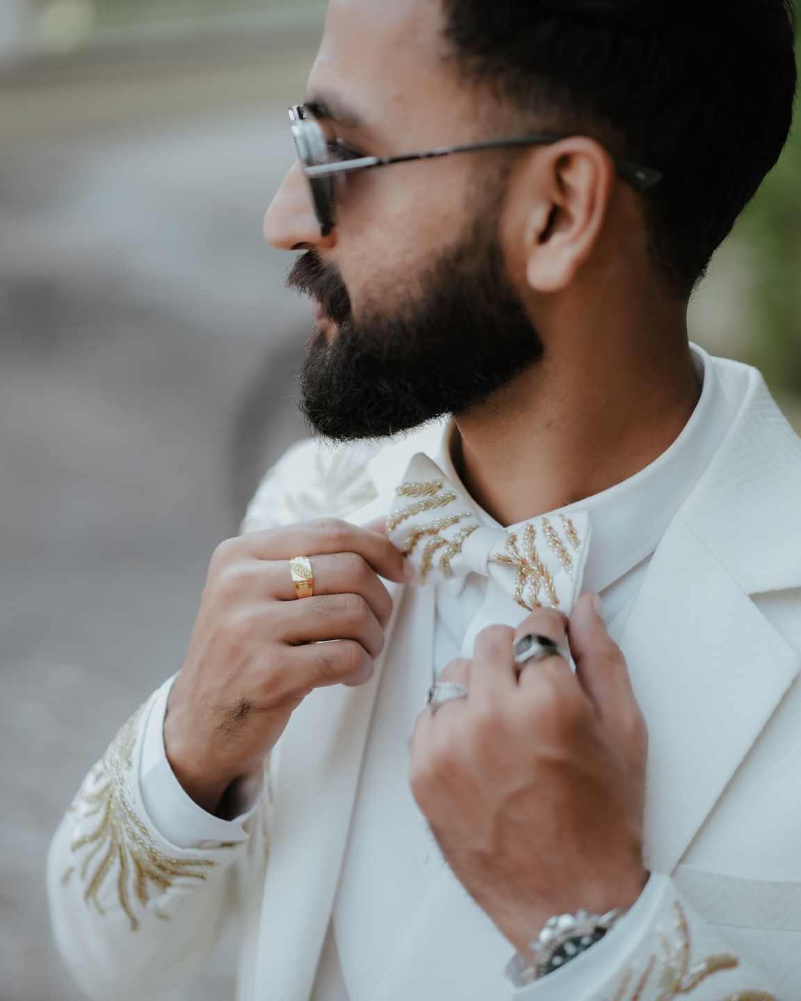 Elegant Appliques Men Tuxedos 2 Piece Set Jacket Pants Notched Lapel Wedding Suits Groom Wear Formal Party Suit Customized
