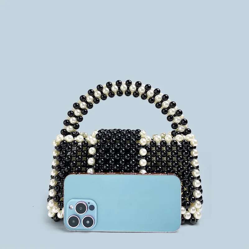 European And American Style Niche Design, High-End Texture, Pure Handmade Bead Color Blocked Flip Handbag