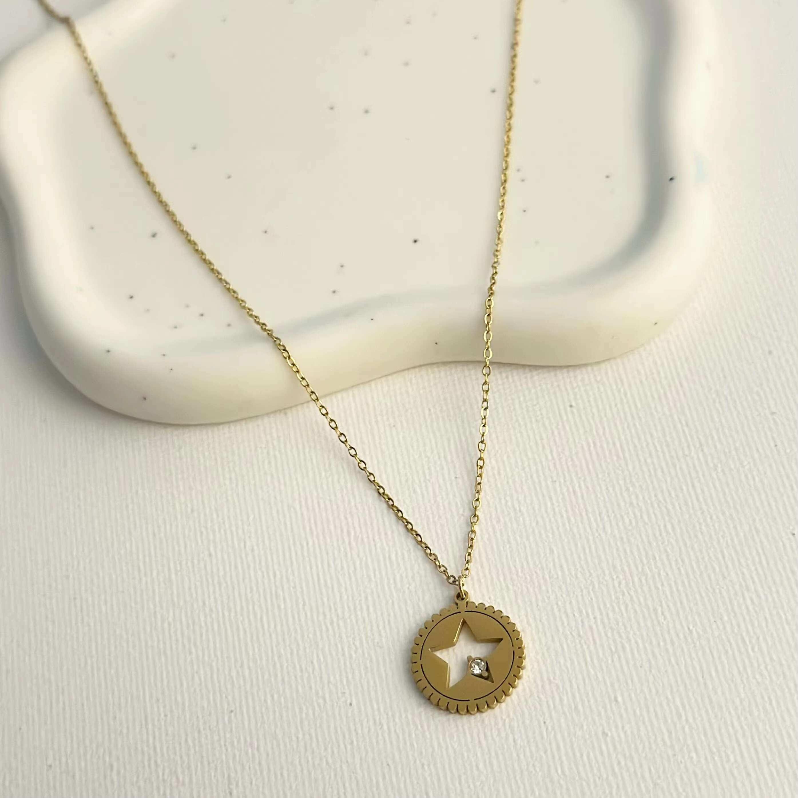 Fashion stainless steel star pendant necklace, women's zircon stone chain, party chain