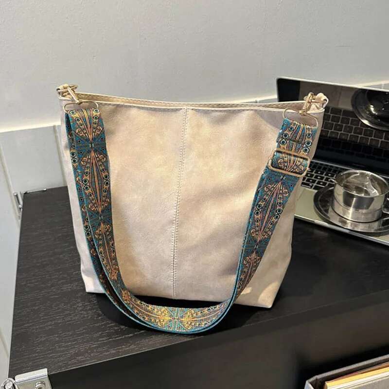 Vintage Solid Color PU Leather Women Fashion Shoulder Sling High-Capacity Simple Wide Strap Bucket Crossbody Bag Commuting