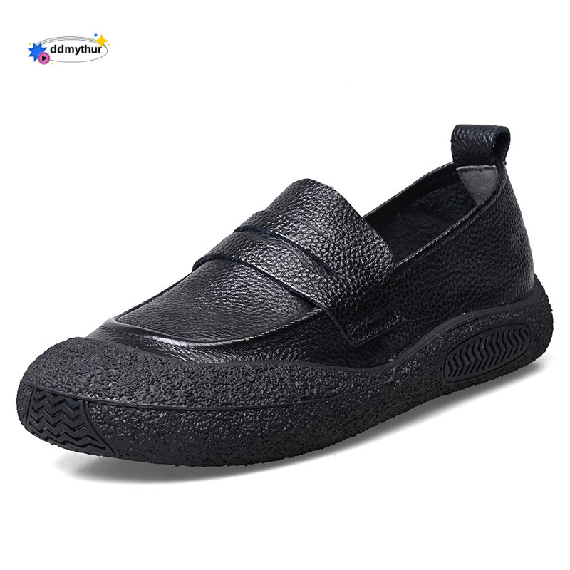 Spring women's 2025 new one foot kick big toe layer cowhide flat bottom mother's thick sole casual shoes for women ddmythur