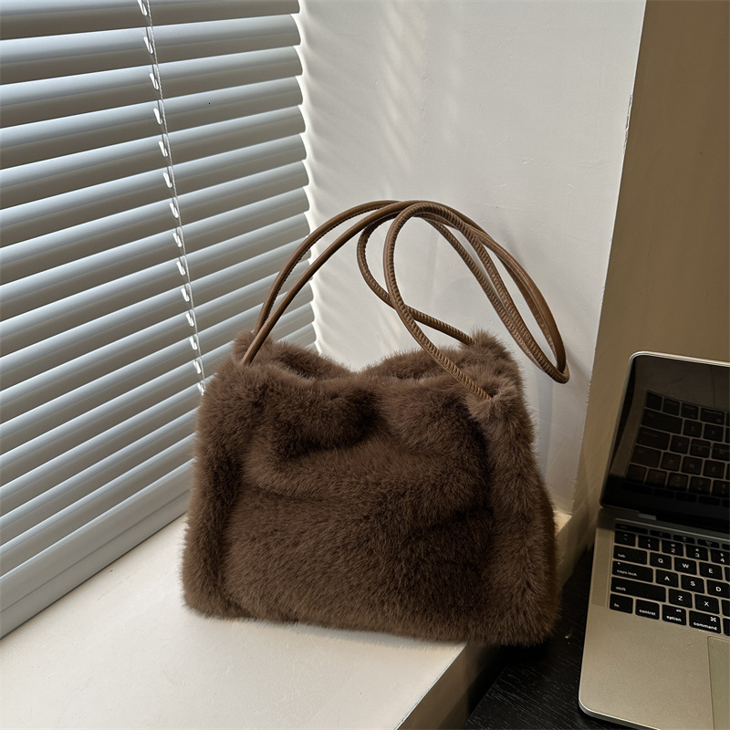 Free Delivery Designer Bag Plush Bucket For Women Korean Version Autumn And Winter Large Capacity Single Shoulder Casual Fashion Niche Commuting Handb