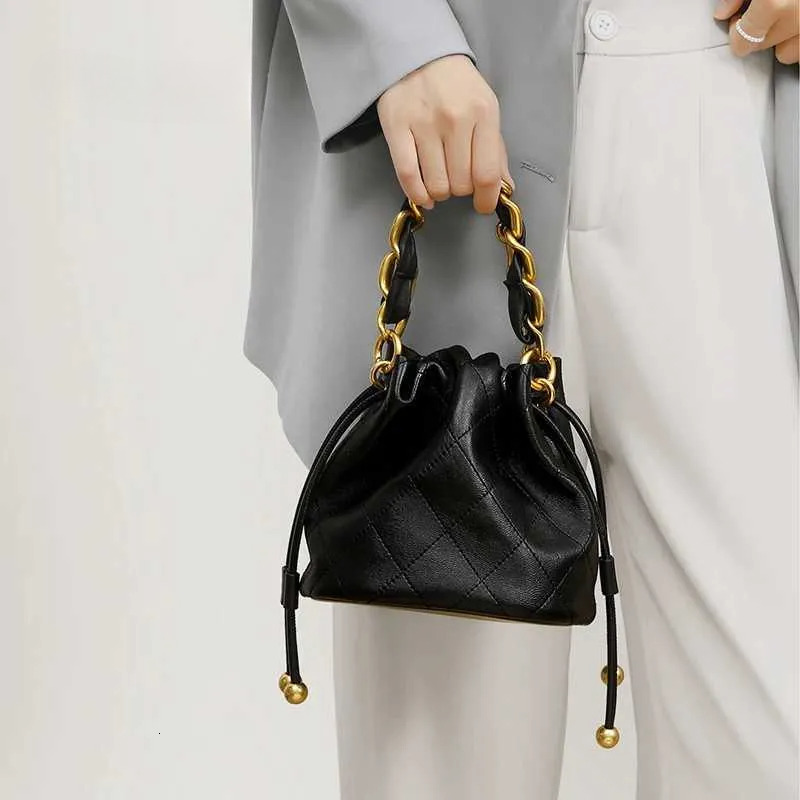 Top Quality Brand High Quality New Style Free Delivery Designer Bag Stylish Shoulder Bag Genuine Leather Quilted Drstring Bucket Bag Women With Chain 