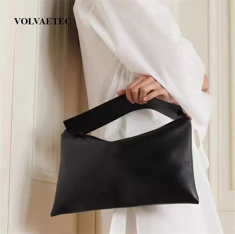 VOAETEC High-Quality Underarm 2025 New Niche Design Contrasting Color Triangular Sheepskin Tote Shoulder Bag